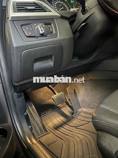 BMW 2013 320i - 94000 km