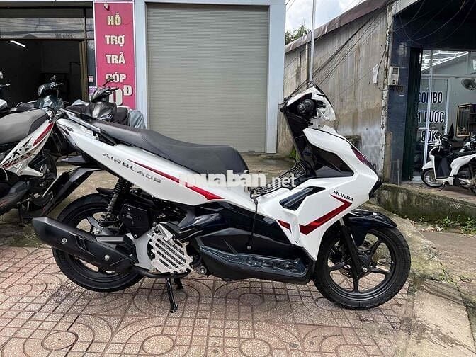🌟Bán AirBlade.2022.125Fi.trắng đen xe phố zin êm🌟