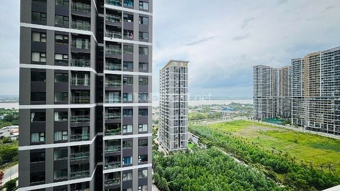 Cho thuê nhanh căn hộ 2PN dt lớn tại Vinhomes Grand Park giá cực tốt