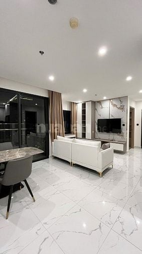 Cho thuê nhanh căn hộ 2PN dt lớn tại Vinhomes Grand Park giá cực tốt