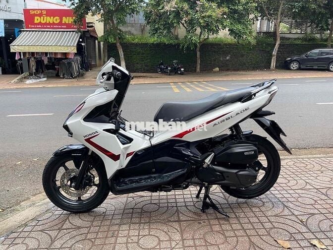 🌟Bán AirBlade.2022.125Fi.trắng đen xe phố zin êm🌟