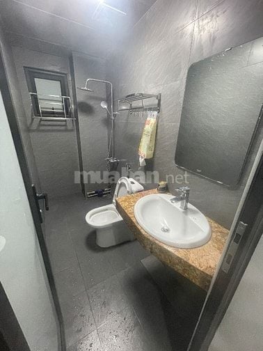 Cho thuê căn hộ mặt đường Nghi tàm