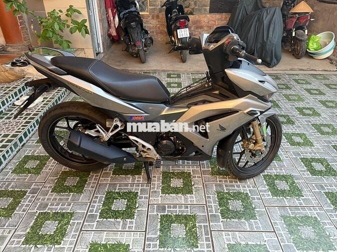 cần bán winnerX v3 bản thể thao nhám bạc ABS 2022
