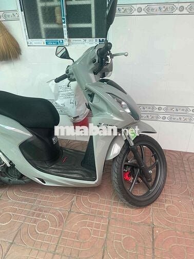 CÀN BÁN XE MÁY VISION 110 BÁNH LỚN MÀU XÁM XI MĂNG