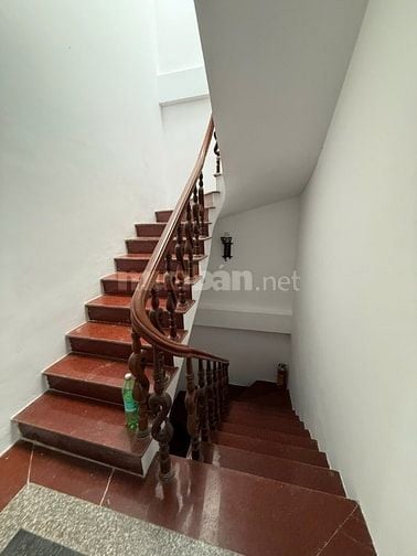 Chính chủ cho thuê nhà ngõ ô tô đỗ tại Hoàng Hoa Thám Ba Đình Hà Nội 