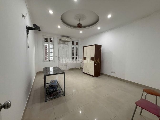 Chính chủ cho thuê nhà ngõ ô tô đỗ tại Hoàng Hoa Thám Ba Đình Hà Nội 