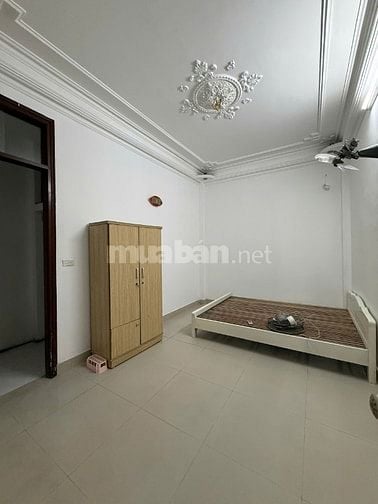 Chính chủ cho thuê nhà ngõ ô tô đỗ tại Hoàng Hoa Thám Ba Đình Hà Nội 