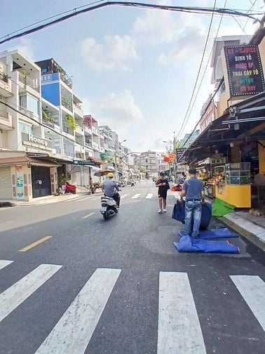 NHÀ MT CƯ XÁ PHÚ LÂM B P13 Q6 - PHỐ ẨM THỰC (4,2X26)