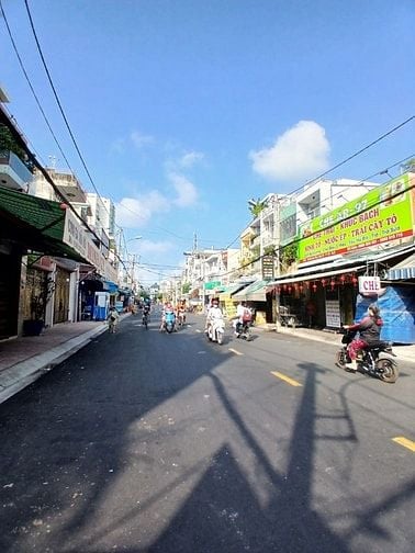 NHÀ MT CƯ XÁ PHÚ LÂM B P13 Q6 - PHỐ ẨM THỰC (4,2X26)