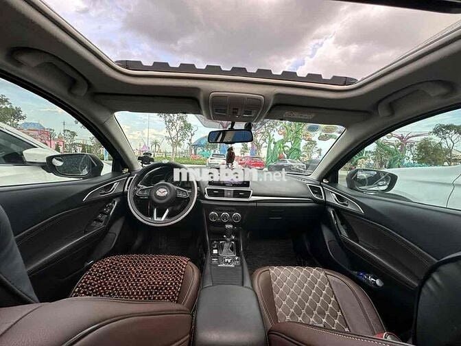 Mazda 3 2018 1.5 AT Sedan - odo hơn 9v