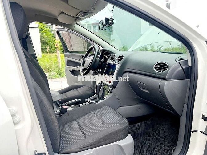 Ford Focus 2013 Trend 1.6 AT Hatchback - trắng