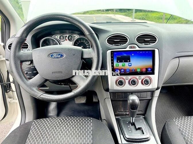 Ford Focus 2013 Trend 1.6 AT Hatchback - trắng
