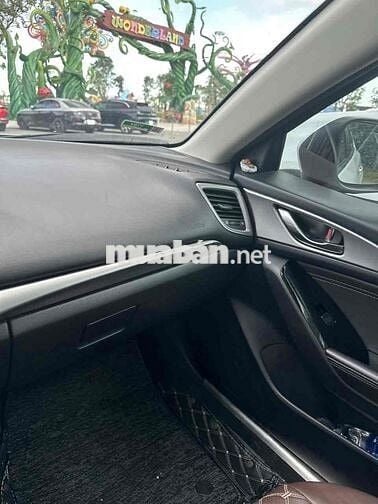 Mazda 3 2018 1.5 AT Sedan - odo hơn 9v