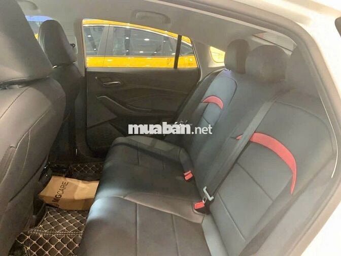 MG MG5 2025