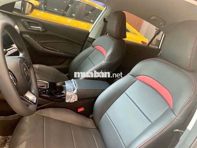 MG MG5 2025