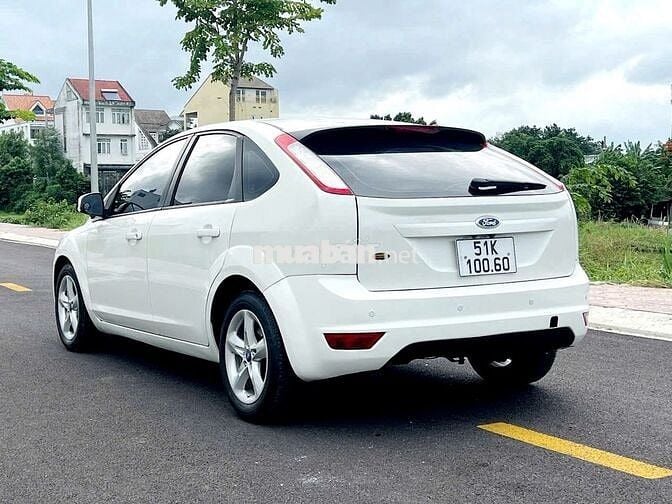 Ford Focus 2013 Trend 1.6 AT Hatchback - trắng