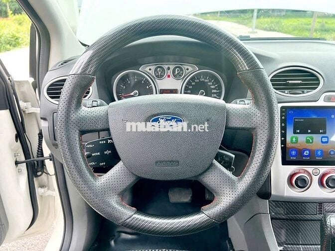 Ford Focus 2013 Trend 1.6 AT Hatchback - trắng