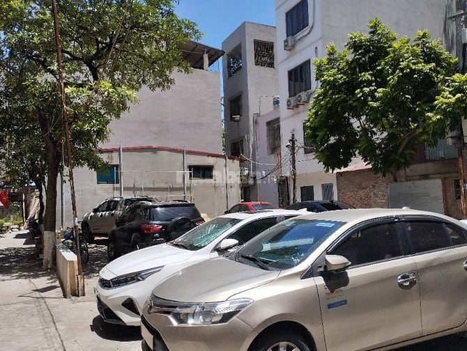 Nhà cấp 4 giao ngay oto đỗ gần nhà