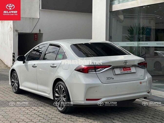 Toyota Corolla Altis 2022 1.8 V - siêu lướt