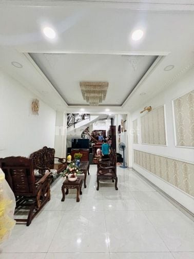 Bán nhà mặt tiền 4 tầng, 100m2(5x20), gần Võ Văn Kiệt, chỉ hơn 9 tỷ.