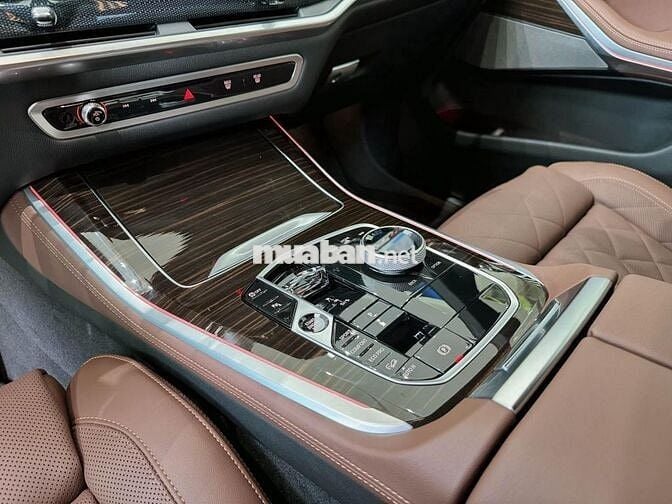 BMW X5xDrive40i M Sport ưu đãi hấp dẫn giao ngay