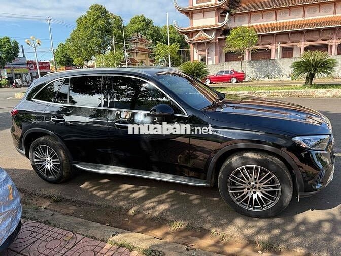 Mercedes Benz GLC 2024 200 4Matic - 8000 km