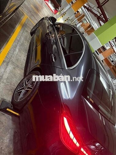 Mercedes Benz C Class 2023 C300 AMG - 9000 km