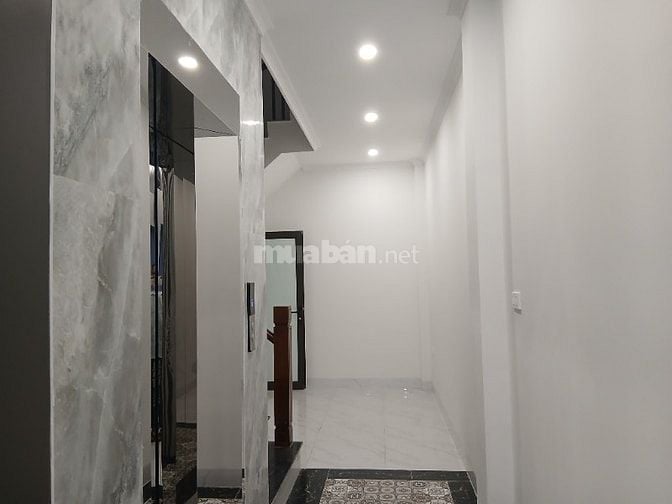 BÁN NHÀ mới xây Ngọc Lâm(55 m²)  6 tầng thang máy. Giá 11,5 tỷ