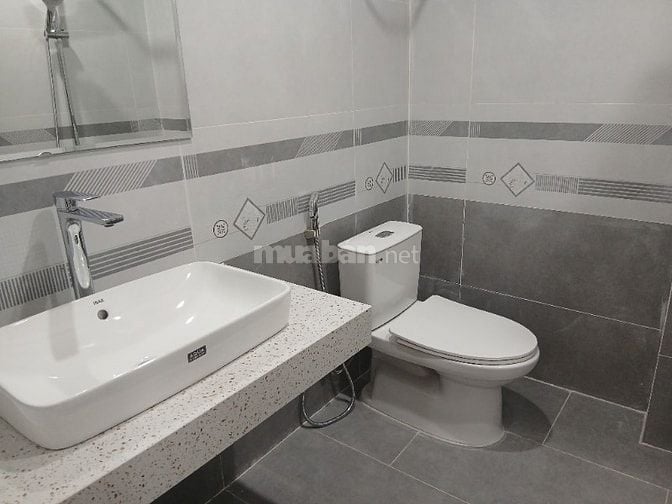 BÁN NHÀ mới xây Ngọc Lâm(55 m²)  6 tầng thang máy. Giá 11,5 tỷ