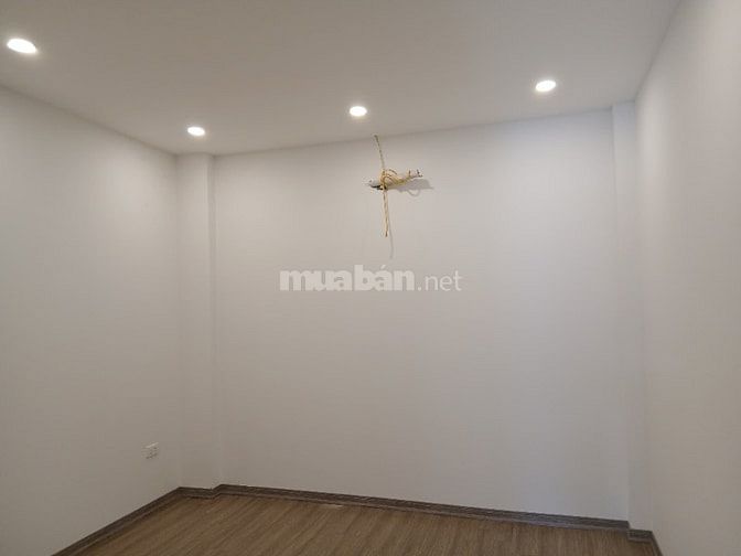 BÁN NHÀ mới xây Ngọc Lâm(55 m²)  6 tầng thang máy. Giá 11,5 tỷ