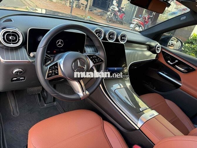 Mercedes Benz GLC 2024 200 4Matic - 8000 km