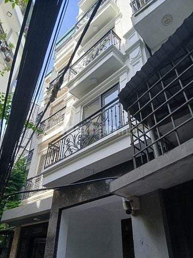 BÁN NHÀ mới xây Ngọc Lâm(55 m²)  6 tầng thang máy. Giá 11,5 tỷ