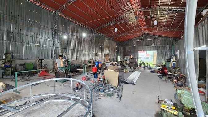 Cho thuê xưởng mới xây cao 8m, ngang 14m không cột đường xe tải 8 tấn.
