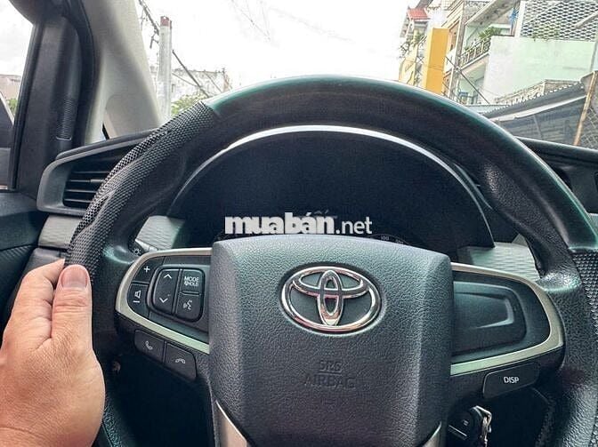 TOYOTA INNOVA E số sàn 2017