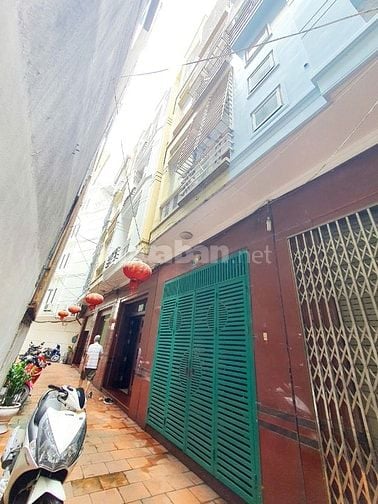 Bán căn 5 tầng Tại Tuyến 2 Văn Cao, Ô tô đỗ cổng nhà