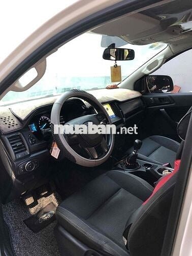 Ford Everest 2019 Ambient 2.0L MT - 140000 km