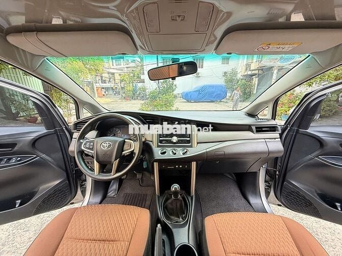 Toyota Innova 2019 2.0E - 68000 km
