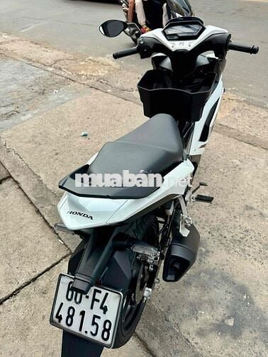 ❎❎ Winner V3 trắng đen đký T9/2023 rất mới có góp