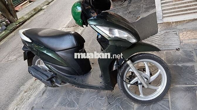 Xe chính chủ đăng ký từ mới 2013. Màu đen, đã dán