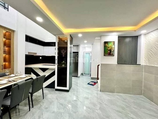 Nhà 6,5 x 6,1 đúc 1 trệt 1lững 2 lầu ST đường Phạm Văn chiêu p8 gò vấp