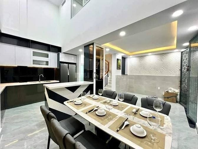 Nhà 6,5 x 6,1 đúc 1 trệt 1lững 2 lầu ST đường Phạm Văn chiêu p8 gò vấp