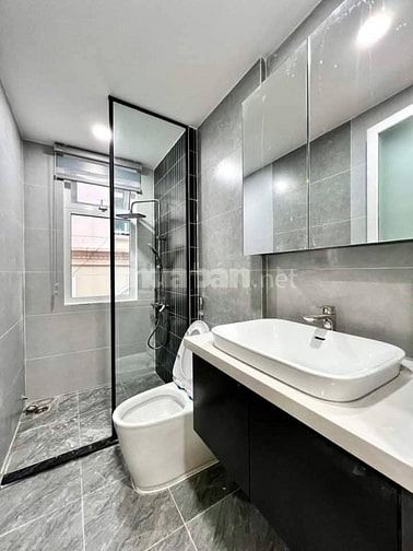Nhà 6,5 x 6,1 đúc 1 trệt 1lững 2 lầu ST đường Phạm Văn chiêu p8 gò vấp