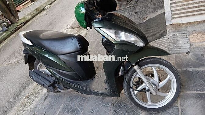 Xe chính chủ đăng ký từ mới 2013. Màu đen, đã dán