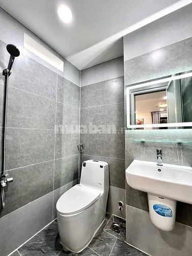 Nhà 6,5 x 6,1 đúc 1 trệt 1lững 2 lầu ST đường Phạm Văn chiêu p8 gò vấp