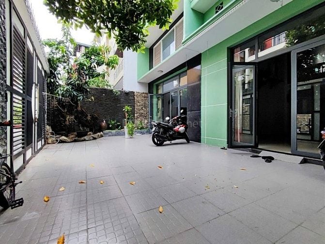Biệt Thự sân vườn 230m2(12 x 19) Lý Thường Kiệt sát Q10, 3 Tầng giá rẻ