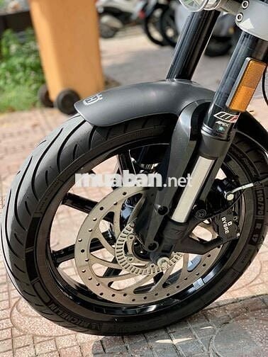 Husqvarna Svartpilen 200 2022 chính chủ cần bán