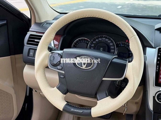 Toyota Camry 2012 2.5Q - 47000 km