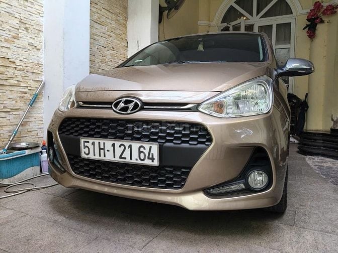 Gia đình bán xe Hyundai Grand i10 bản 1.2AT full