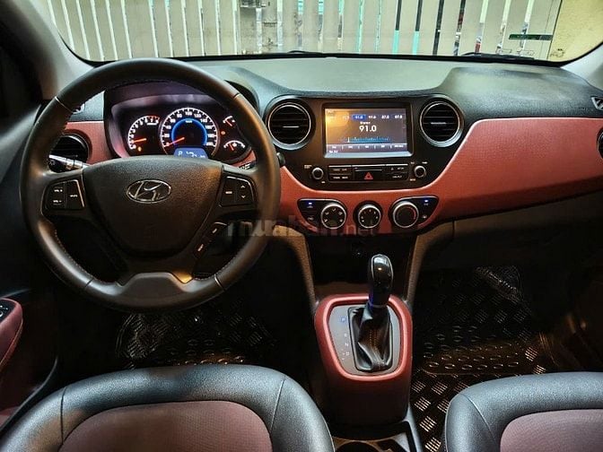 Gia đình bán xe Hyundai Grand i10 bản 1.2AT full
