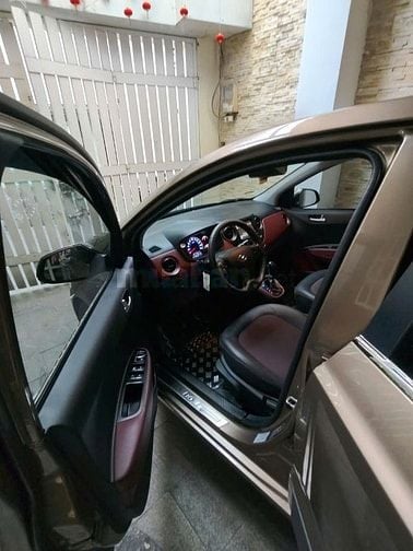 Gia đình bán xe Hyundai Grand i10 bản 1.2AT full